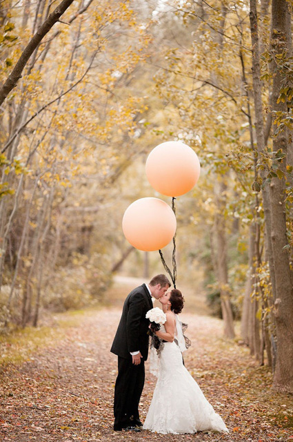 Whimsical_Wedding_Inspiration-_Decorating_With_Balloons__6.jpg