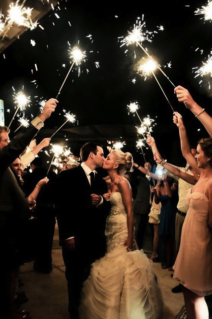 fun wedding exit ideas sparklers.jpg