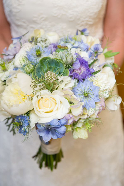 colorful_bridal_bouquets_1.jpg