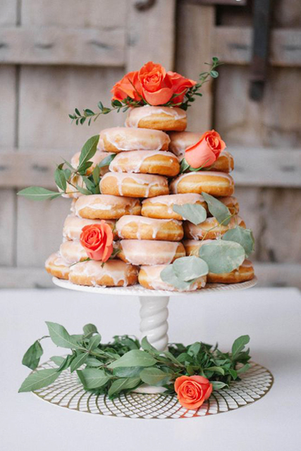 doughnut wedding cake (2).jpg