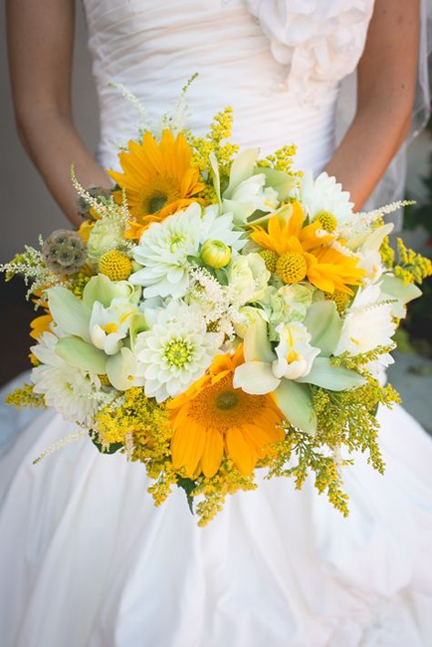 colorful_bridal_bouquets_6.jpg