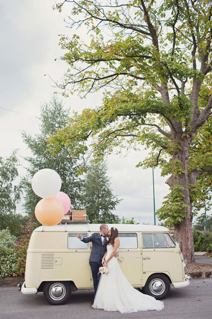 Whimsical_Wedding_Inspiration-_Decorating_With_Balloons__4.jpg